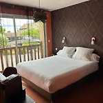 Domaine De La Haie Des Granges Hotel 3*