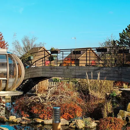 מלון Domaine De La Haie Des Granges Ménilles