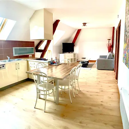 Domaine De La Haie Des Granges מלון