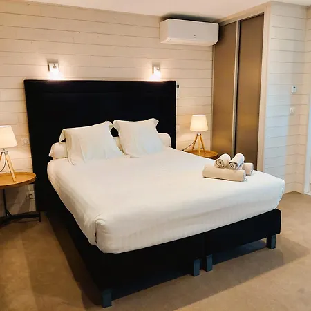 Domaine De La Haie Des Granges Hotel 3*