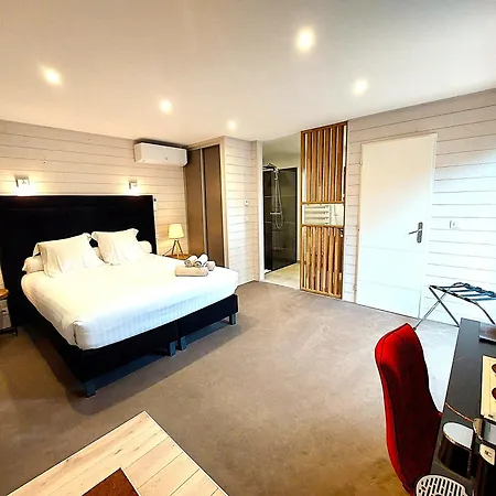 Domaine De La Haie Des Granges Hotel 3*