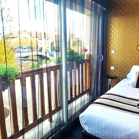 Domaine De La Haie Des Granges 3* Ménilles