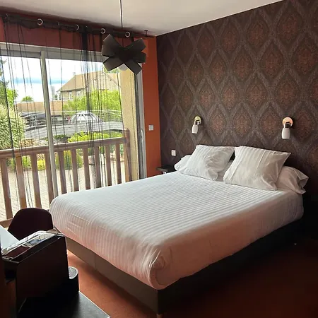 Domaine De La Haie Des Granges Hotel 3*