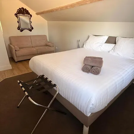 Domaine De La Haie Des Granges Hotel 3*