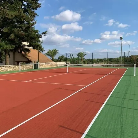 Domaine De La Haie Des Granges Ménilles