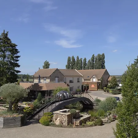 Domaine De La Haie Des Granges Ménilles
