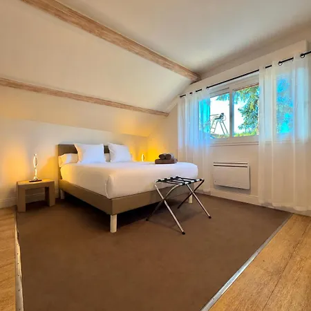 Domaine De La Haie Des Granges Hotel Menilles