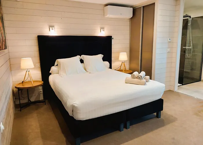 Domaine De La Haie Des Granges Hotel 3*