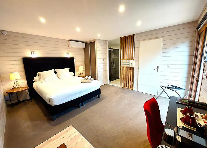 Domaine De La Haie Des Granges Hotel 3*